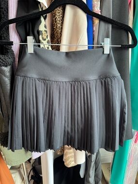 Alo Grand Slam pleated mini skort  SMALL